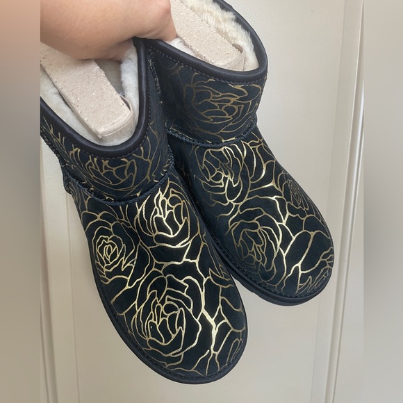 UGG Mini - Picture 3 of 12